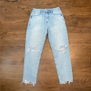 American Eagle Outfitters Light Blue Distressed Curvy Mom Jeans Sz 6
